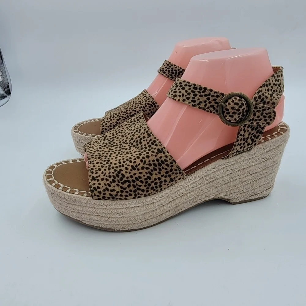 Universal Thread Dalmatian Espadrille Platform Sandals